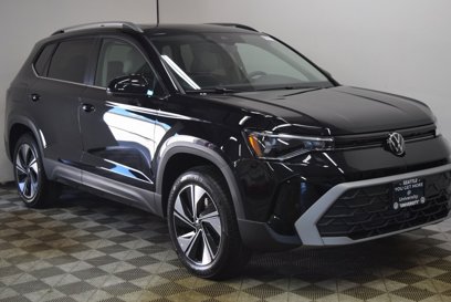 New 2025 Volkswagen Taos SE