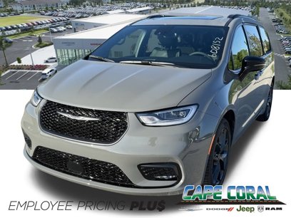 New 2025 Chrysler Pacifica Limited