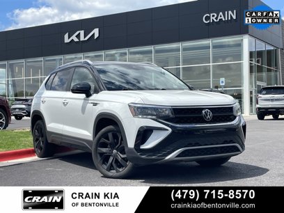 Used 2023 Volkswagen Taos SE w/ Black Wheel Package
