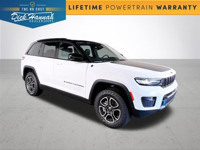 New 2024 Jeep Grand Cherokee Trailhawk w/ Advanced Protech Group II
