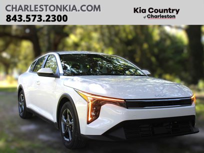 New 2025 Kia K4 LXS