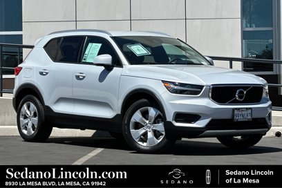 Used 2022 Volvo XC40 T5 Momentum