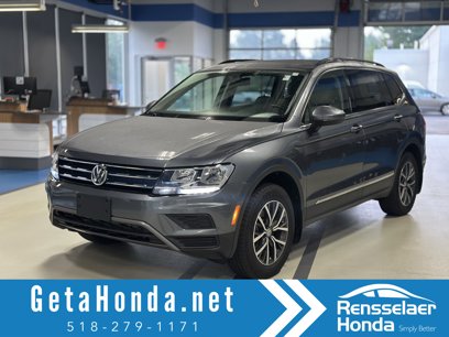 Used 2020 Volkswagen Tiguan SE w/ Panoramic Sunroof Package