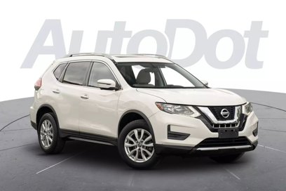 Used 2017 Nissan Rogue SV