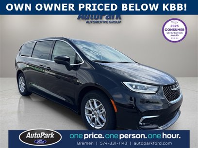 Used 2023 Chrysler Pacifica Touring-L
