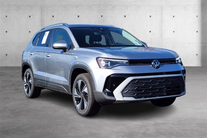 New 2025 Volkswagen Taos SE
