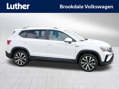 Used 2022 Volkswagen Taos SE w/ Panoramic Sunroof Package