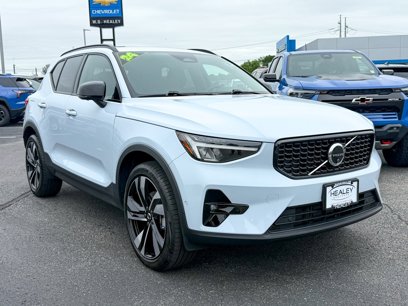 Used 2024 Volvo XC40 B5 Plus w/ Protection Package Premier