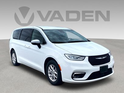Used 2023 Chrysler Pacifica Touring-L