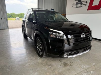 Used 2025 Nissan Pathfinder SL w/ Black Appearance Package