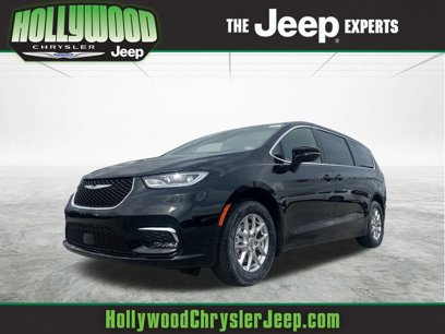 New 2025 Chrysler Pacifica Select