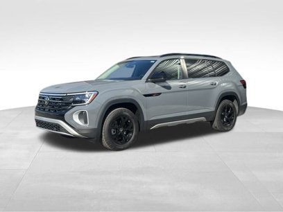New 2025 Volkswagen Atlas Peak Edition SE