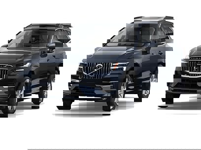 Certified 2022 Volvo XC60 B5 Momentum w/ Advanced Package