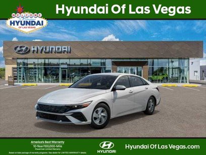 New 2025 Hyundai Elantra SE