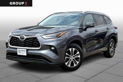 Used 2023 Toyota Highlander XLE