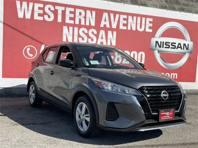 New 2025 Nissan Kicks Play S