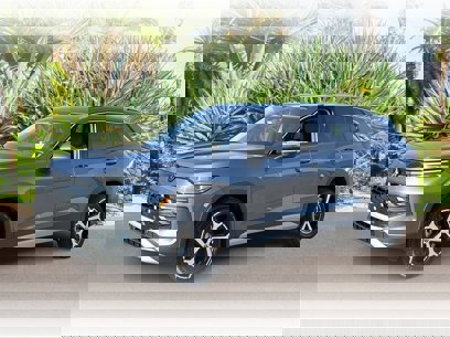 New 2025 Volkswagen Tiguan SE