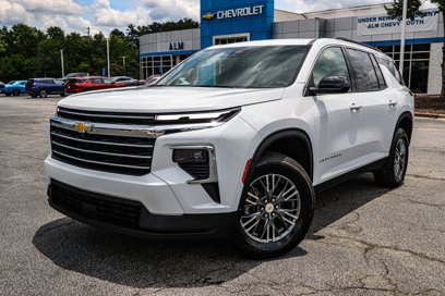New 2025 Chevrolet Traverse LT w/ LPO, Floor Liner Package