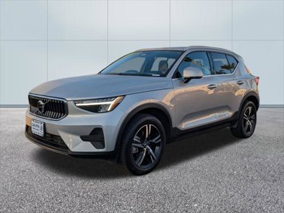 Used 2025 Volvo XC40 B5 Core