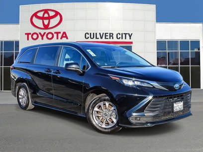 Certified 2025 Toyota Sienna LE