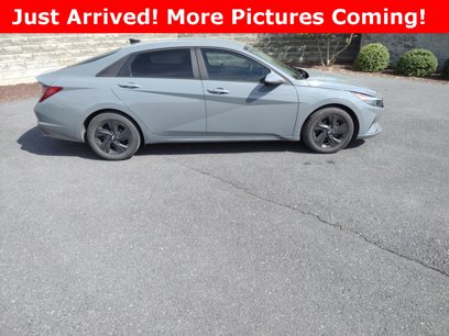 Used 2021 Hyundai Elantra SEL w/ Convenience Package