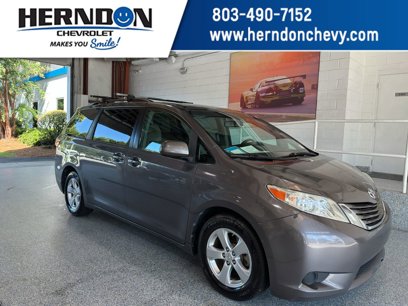Used 2017 Toyota Sienna LE