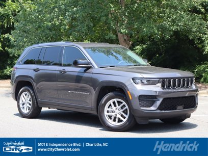 Used 2023 Jeep Grand Cherokee Laredo w/ Luxury Tech Group I