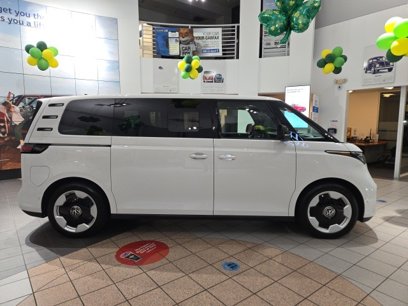 New 2025 Volkswagen ID. Buzz Pro S