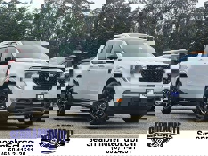 New 2025 Ford Maverick Lariat w/ Black Appearance Package