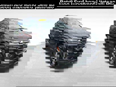 Used 2022 Chevrolet Traverse LT w/ LT Premium Package