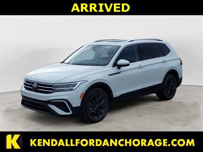 Used 2024 Volkswagen Tiguan SE w/ Panoramic Sunroof Package