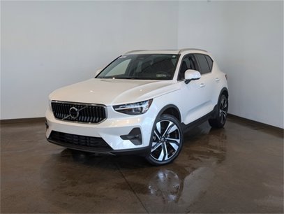 Used 2025 Volvo XC40 B5 Plus w/ Climate Package