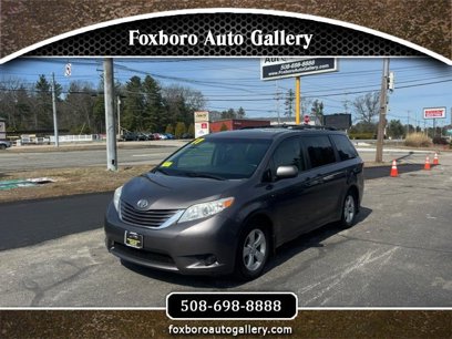 Used 2017 Toyota Sienna LE