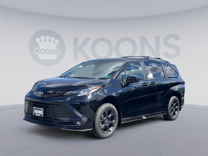 New 2025 Toyota Sienna XLE Woodland Edition