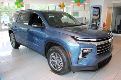 New 2025 Chevrolet Traverse LT