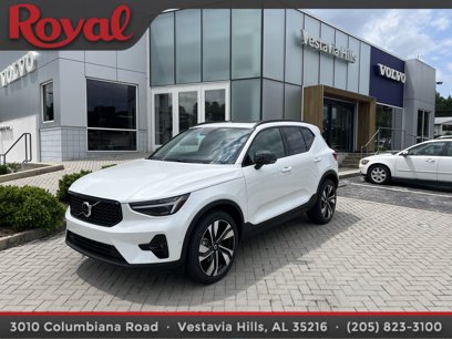 New 2025 Volvo XC40 B5 Ultra w/ Climate Package
