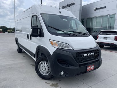 New 2025 RAM ProMaster 2500 w/ Premium Convenience Group