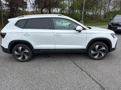 New 2025 Volkswagen Taos SE