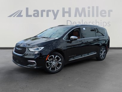 New 2026 Chrysler Pacifica Pinnacle