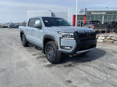 New 2025 Nissan Frontier PRO-4X w/ Pro Convenience Package