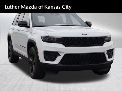 Used 2023 Jeep Grand Cherokee Altitude