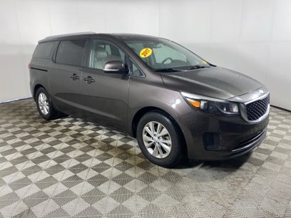 Used 2017 Kia Sedona LX w/ LX Essentials Premium Package