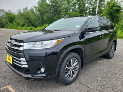 Used 2019 Toyota Highlander SE
