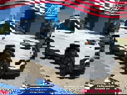 Used 2023 Jeep Cherokee Altitude Lux