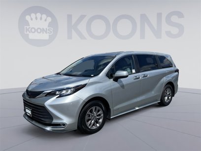 Used 2021 Toyota Sienna XLE