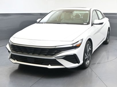New 2025 Hyundai Elantra Limited w/ Cargo Package