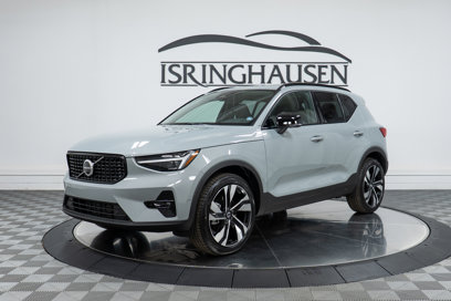 New 2025 Volvo XC40 B5 Plus w/ Protection Package Premier