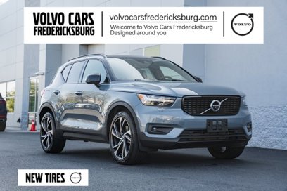 Used 2022 Volvo XC40 T5 R-Design w/ Advanced Package