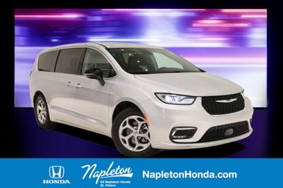 Used 2024 Chrysler Pacifica Limited