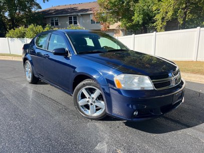 Used 2013 Dodge Avenger SXT w/ Cold Weather Group